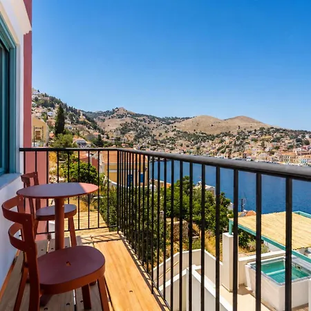 Symmetria Hotel 4*